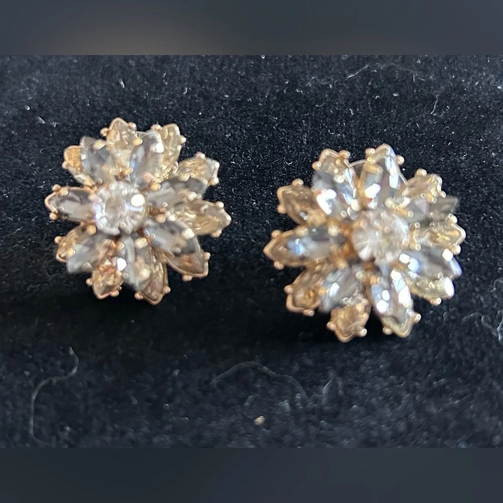 Stella & Dot Smoky Rhinestone Earrings EUC